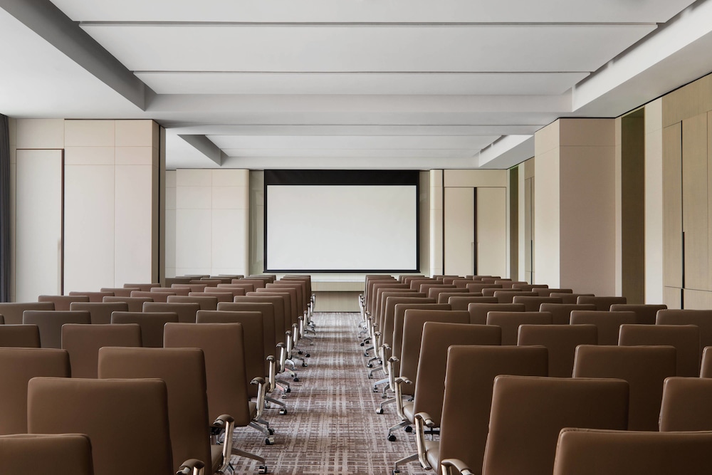 Courtyard by Marriott Shenzhen Northwest 38/43