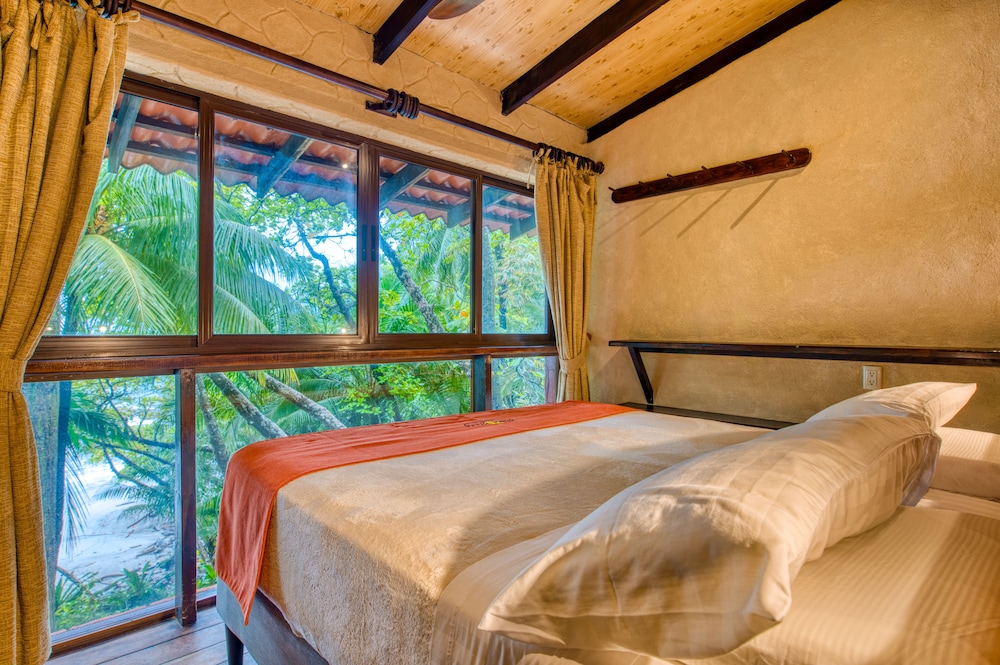 Ylang Ylang Beach Resort 14/78