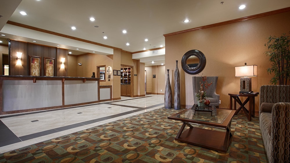 Best Western Plus Christopher Inn & Suites 18/32