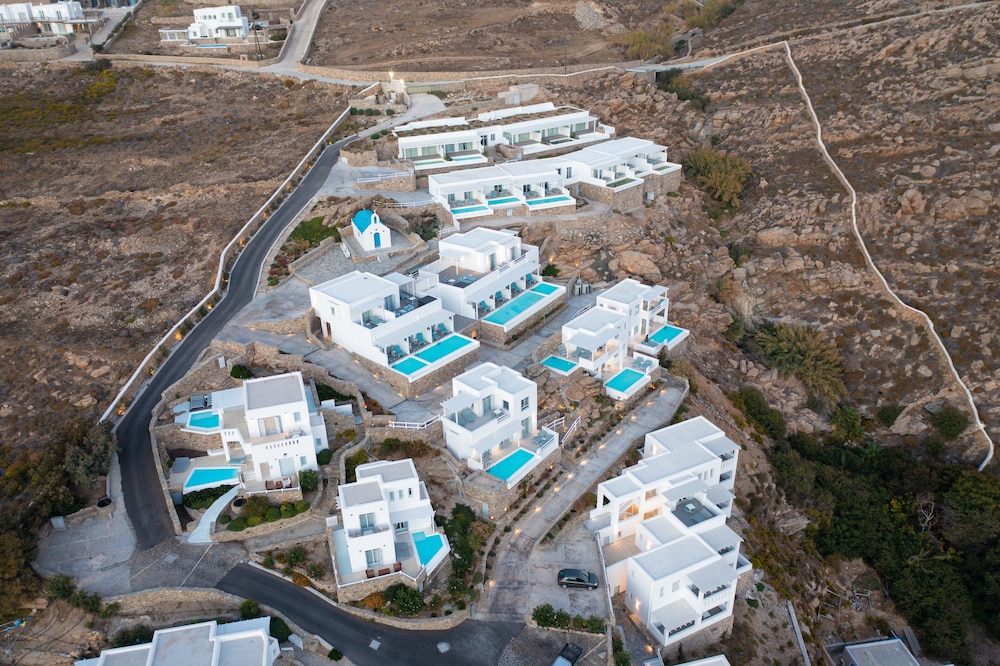 Epic Blue Suites & Villas 34/45