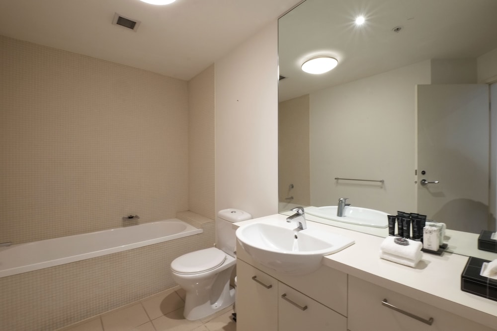 ACD Apartments 63/66