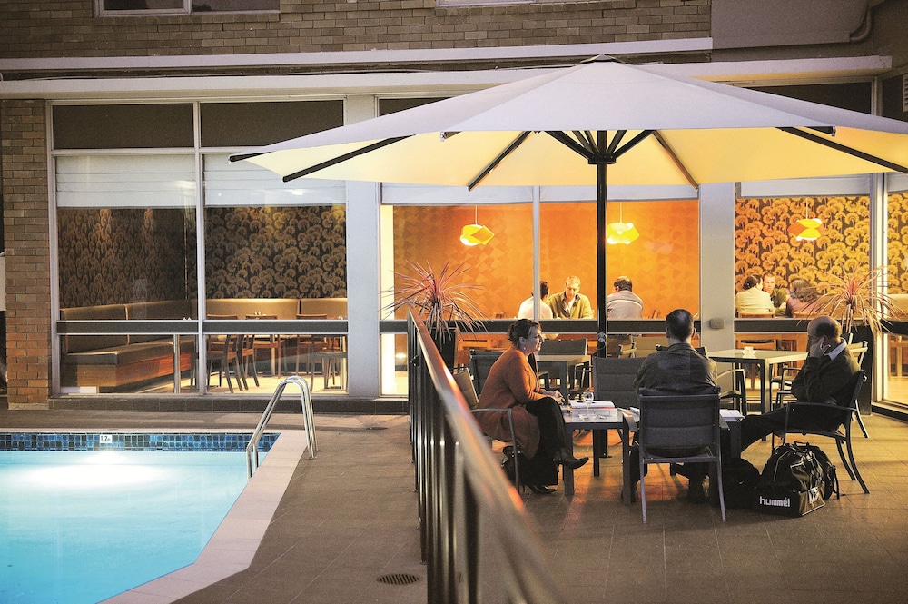 Royal Pacific Hotel 33/61