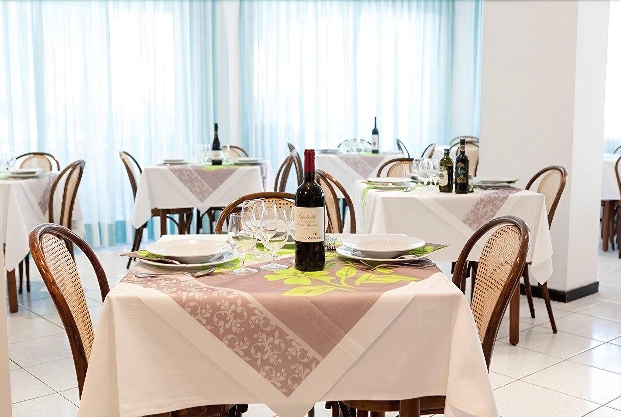 Hotel Villa Lina 45/62