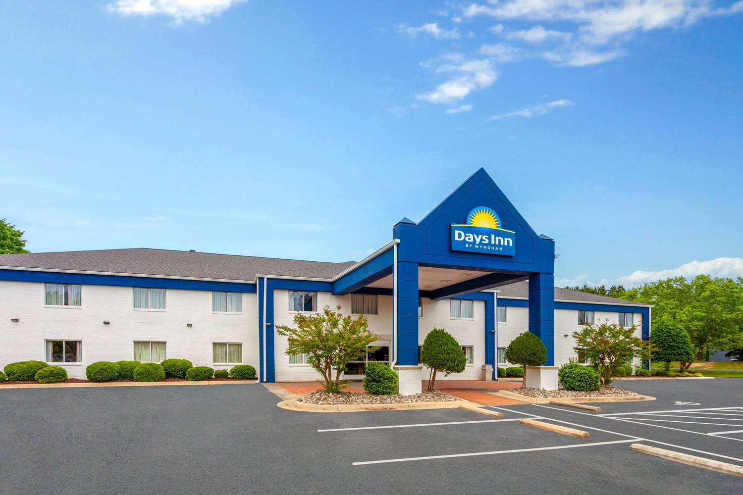 Days Inn & Suites by Wyndham Siler City 18/20