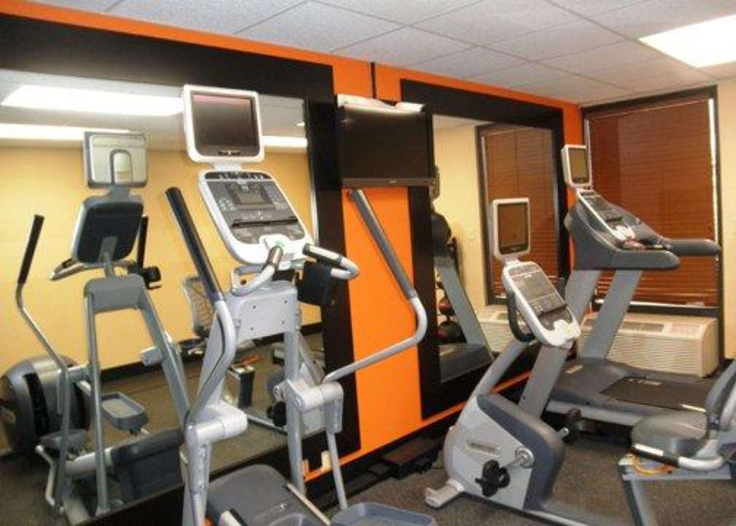 Quality Inn Florissant St Louis 2/6
