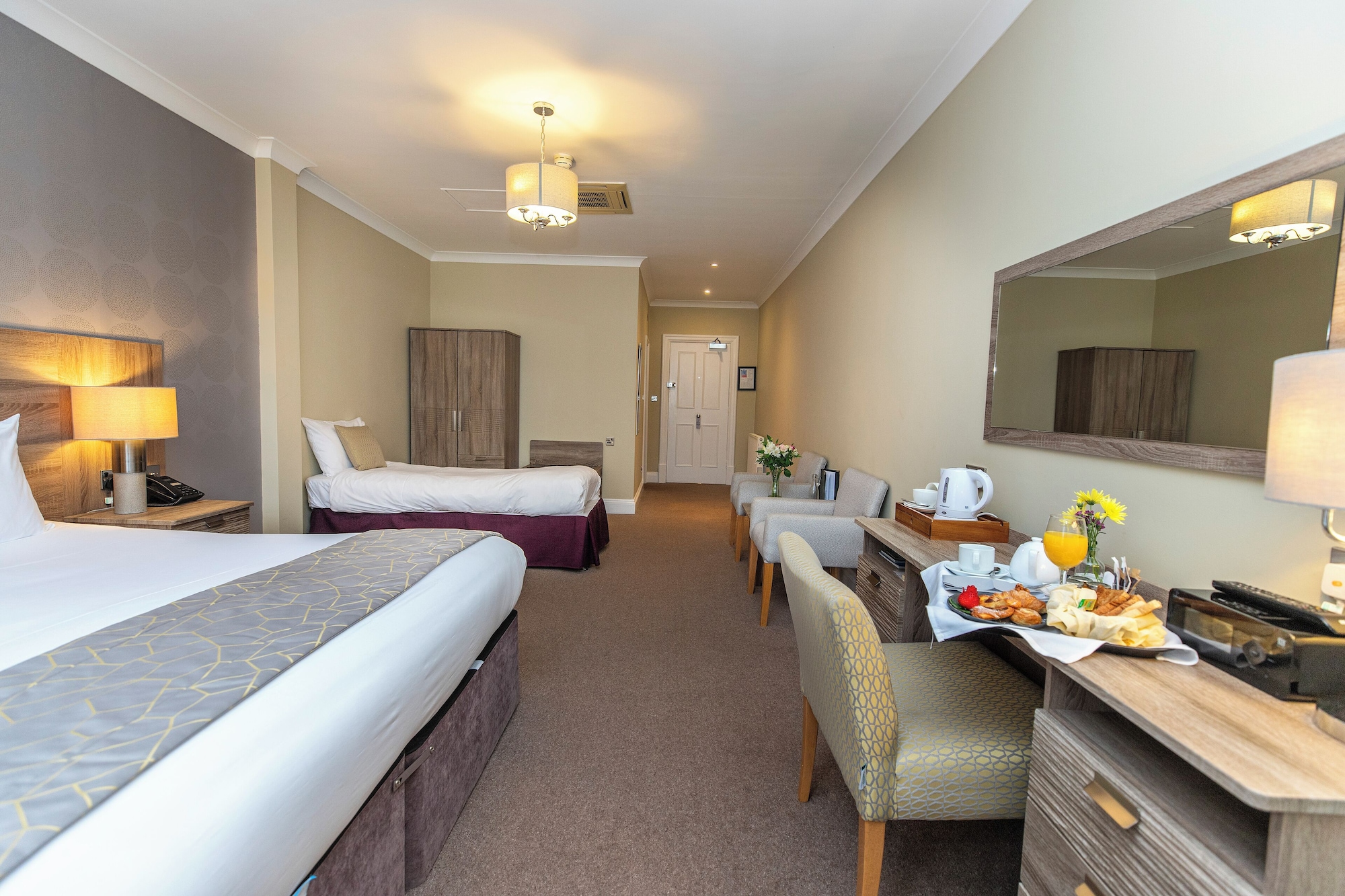 ROOM, TRIPLE