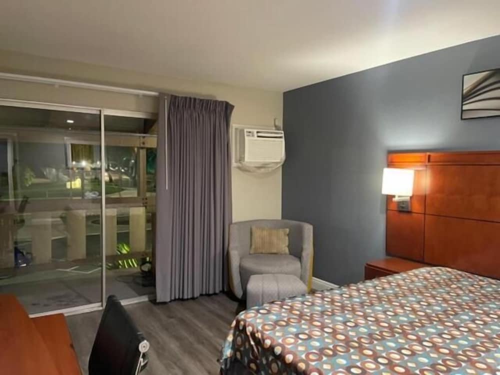 Bel Air Motor Hotel 9/15