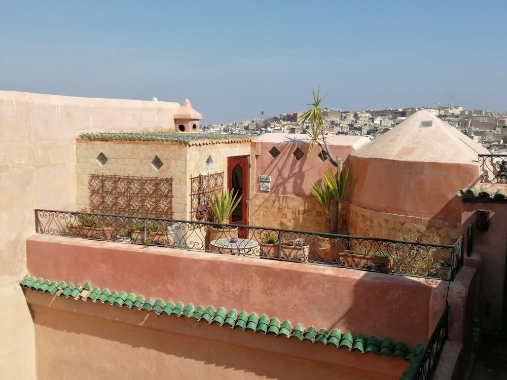 RIAD TARA 6/77