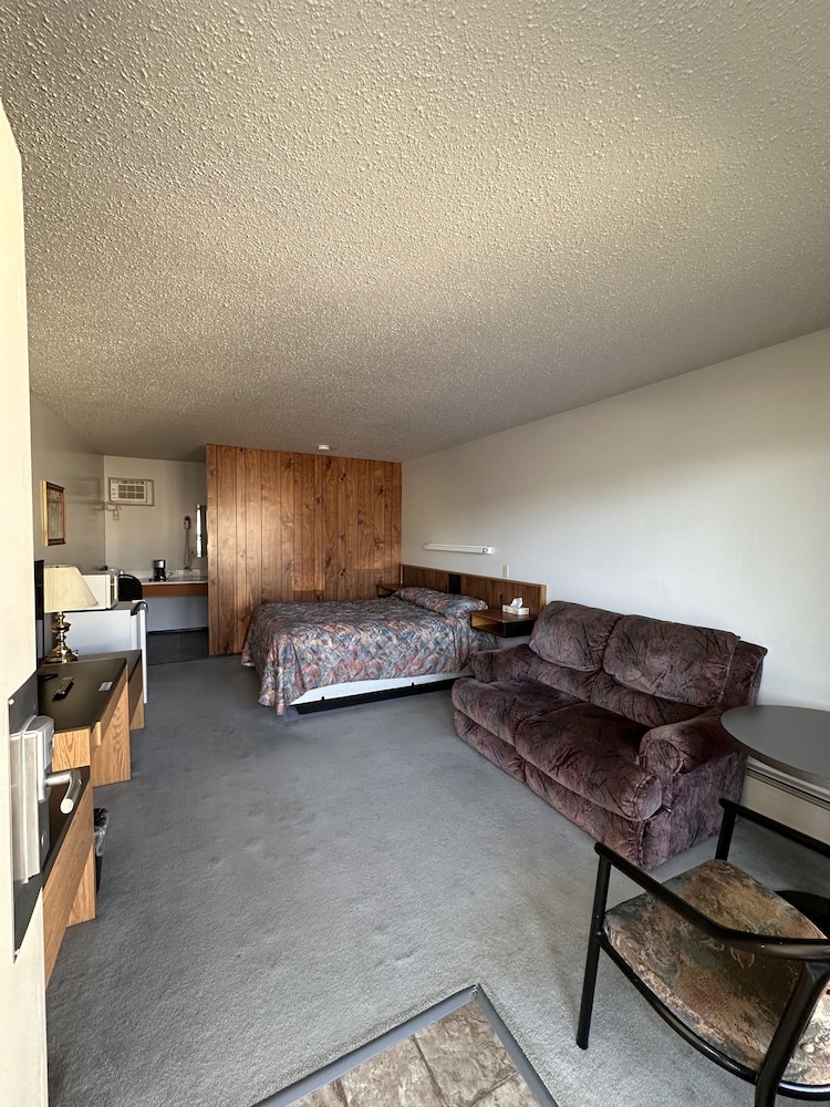 Howard Johnson by Wyndham Edson 35/57