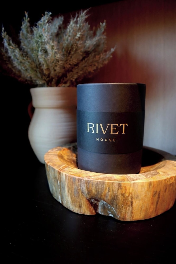 Rivet House 18/34