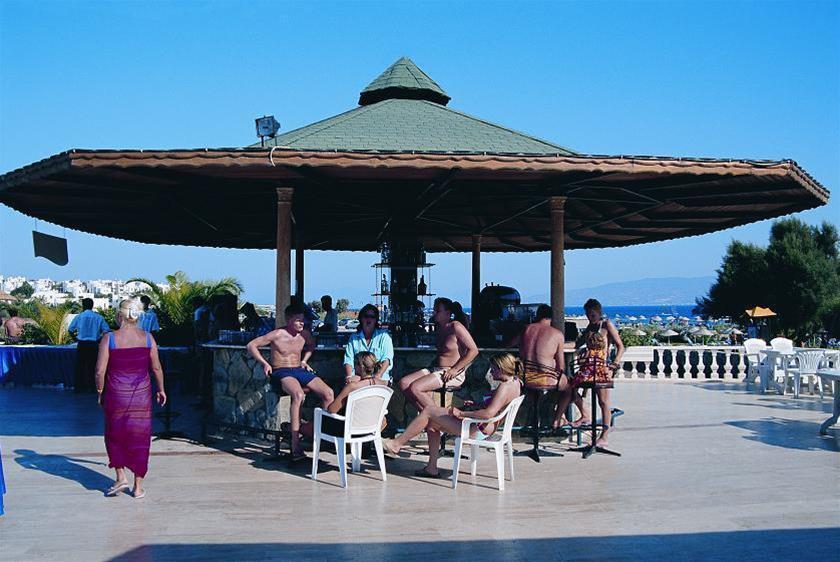 Bendis Beach 20/35
