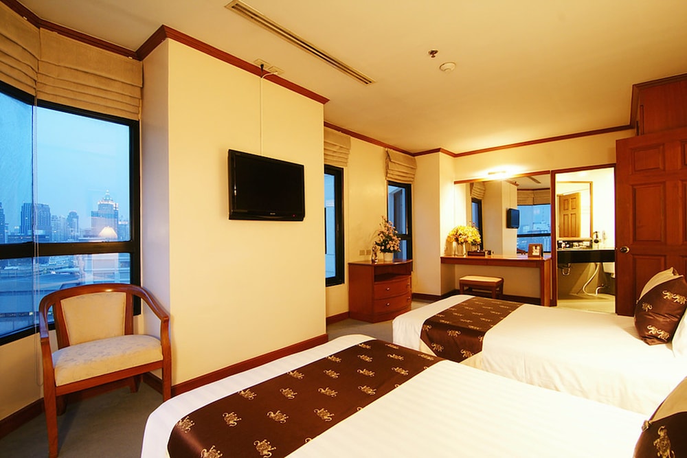 GRAND DIAMOND SUITES 42/71