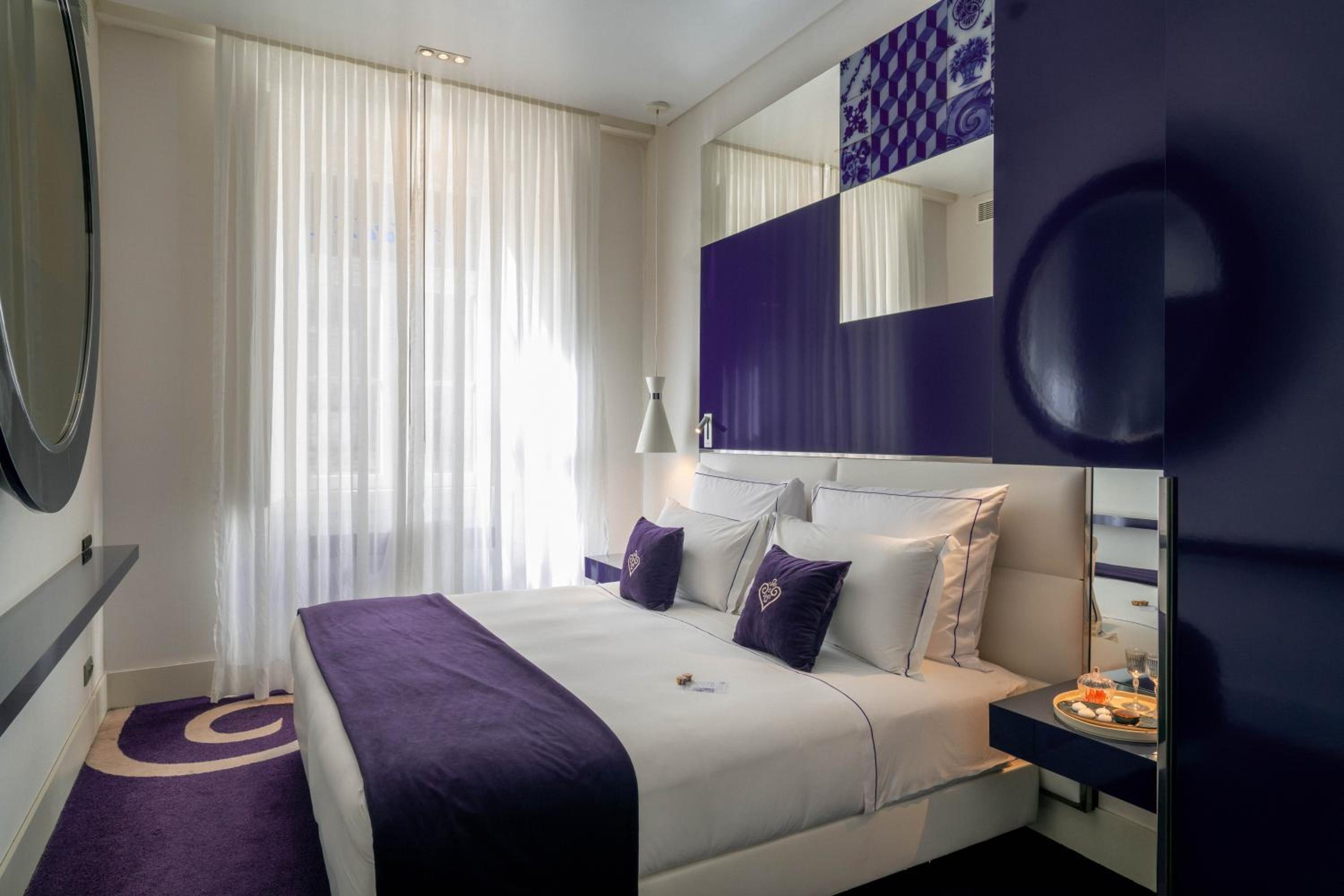 CLASSIC, DOUBLE OR TWIN BED