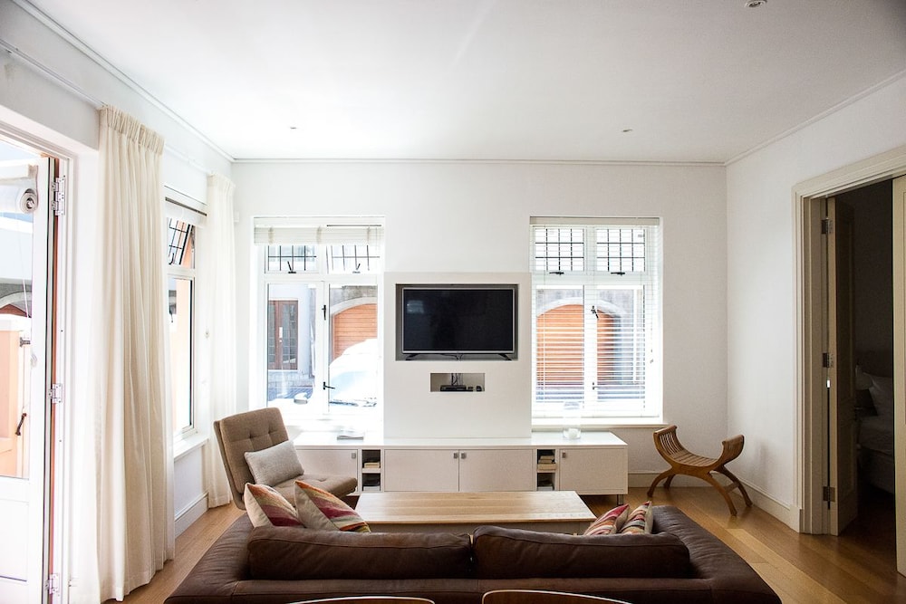 The Majestic Apartment 30/50