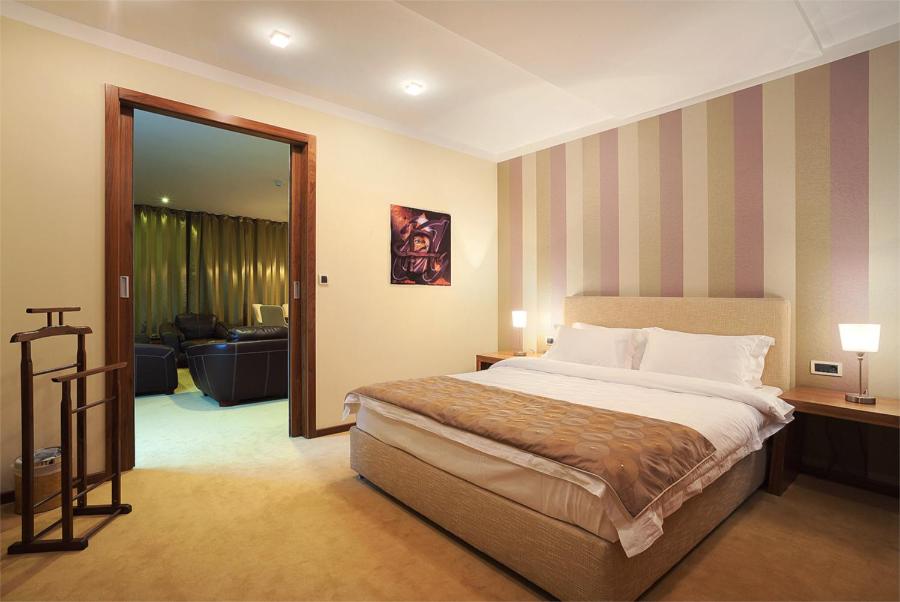 TURIST HOTEL 12/51