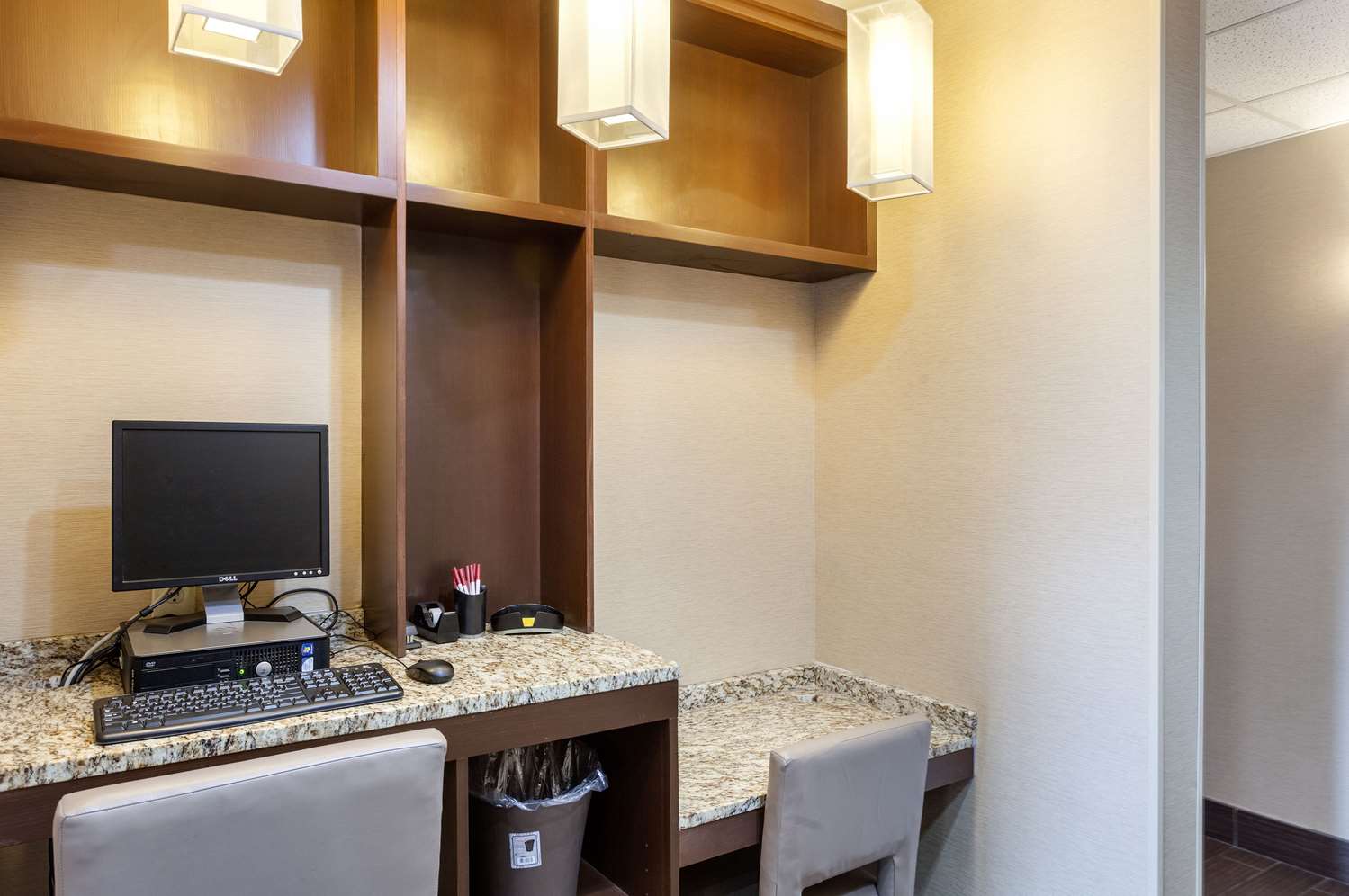Comfort Suites Lincoln North 7/10