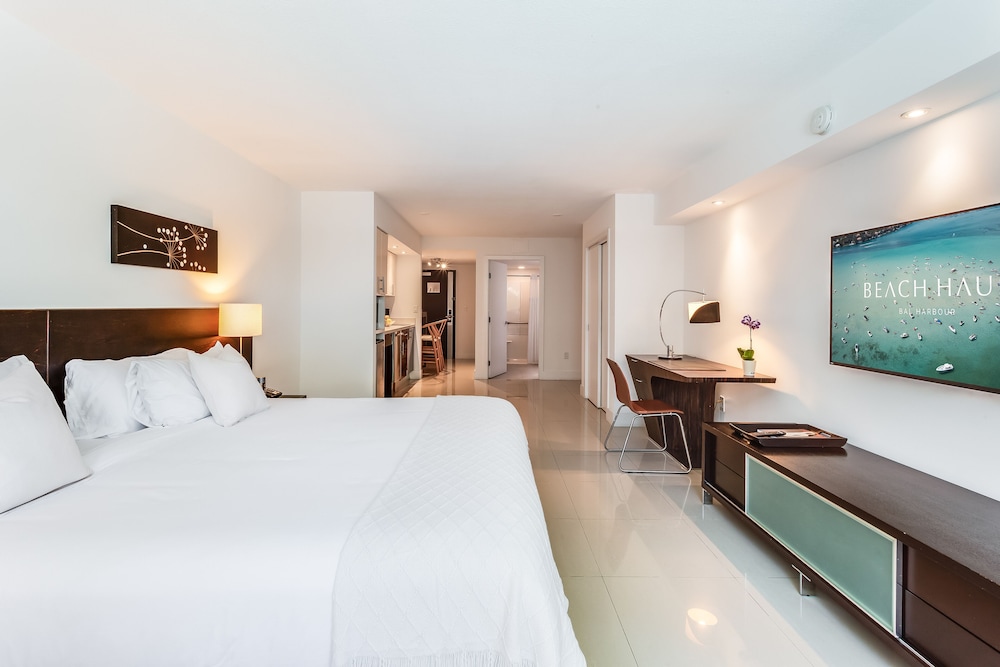 STUDIO, KING BED