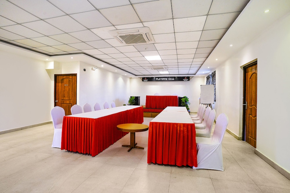 Prestige Hotel 33/50