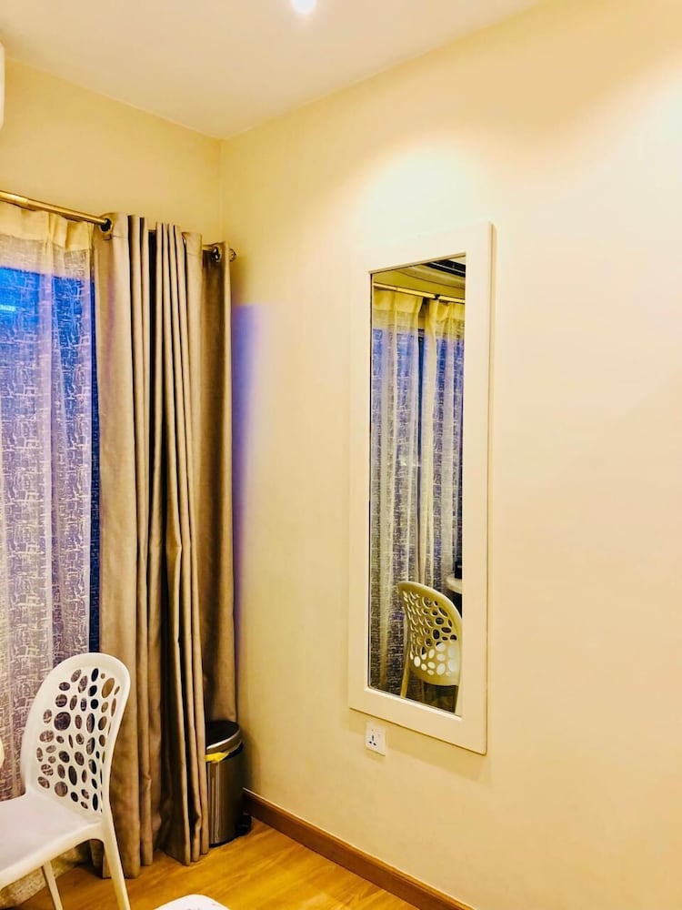 Al Ahrar Hotel 28/34