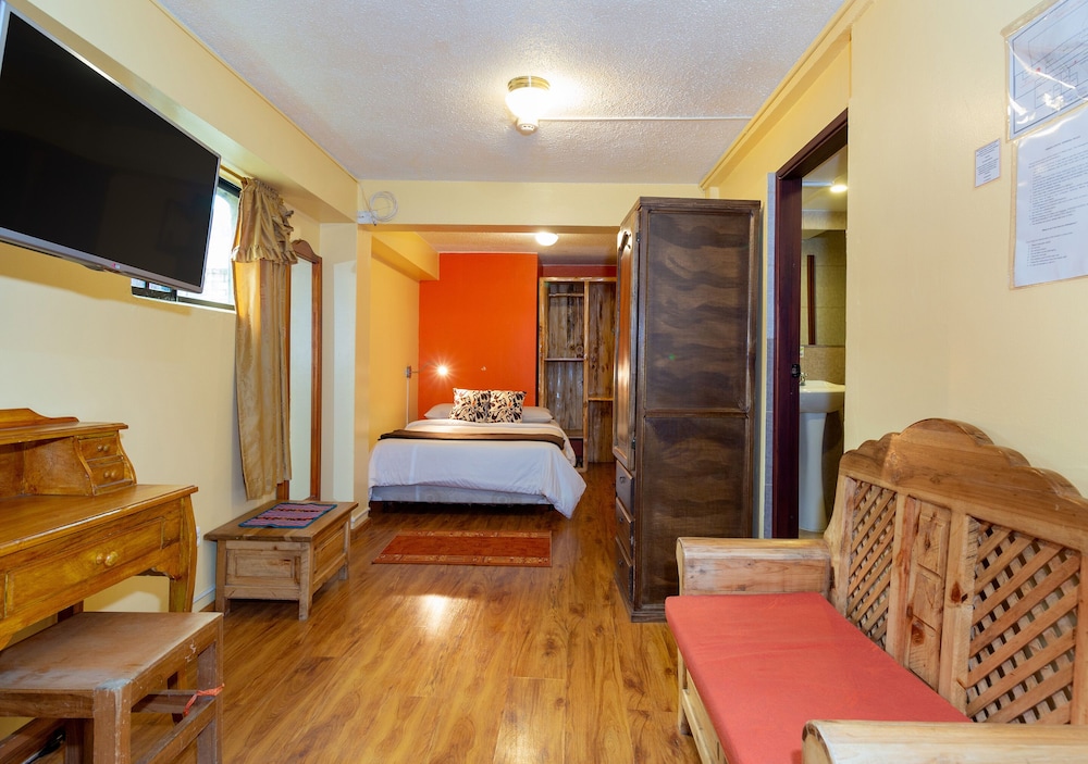 FRIENDS HOSTEL 58/78
