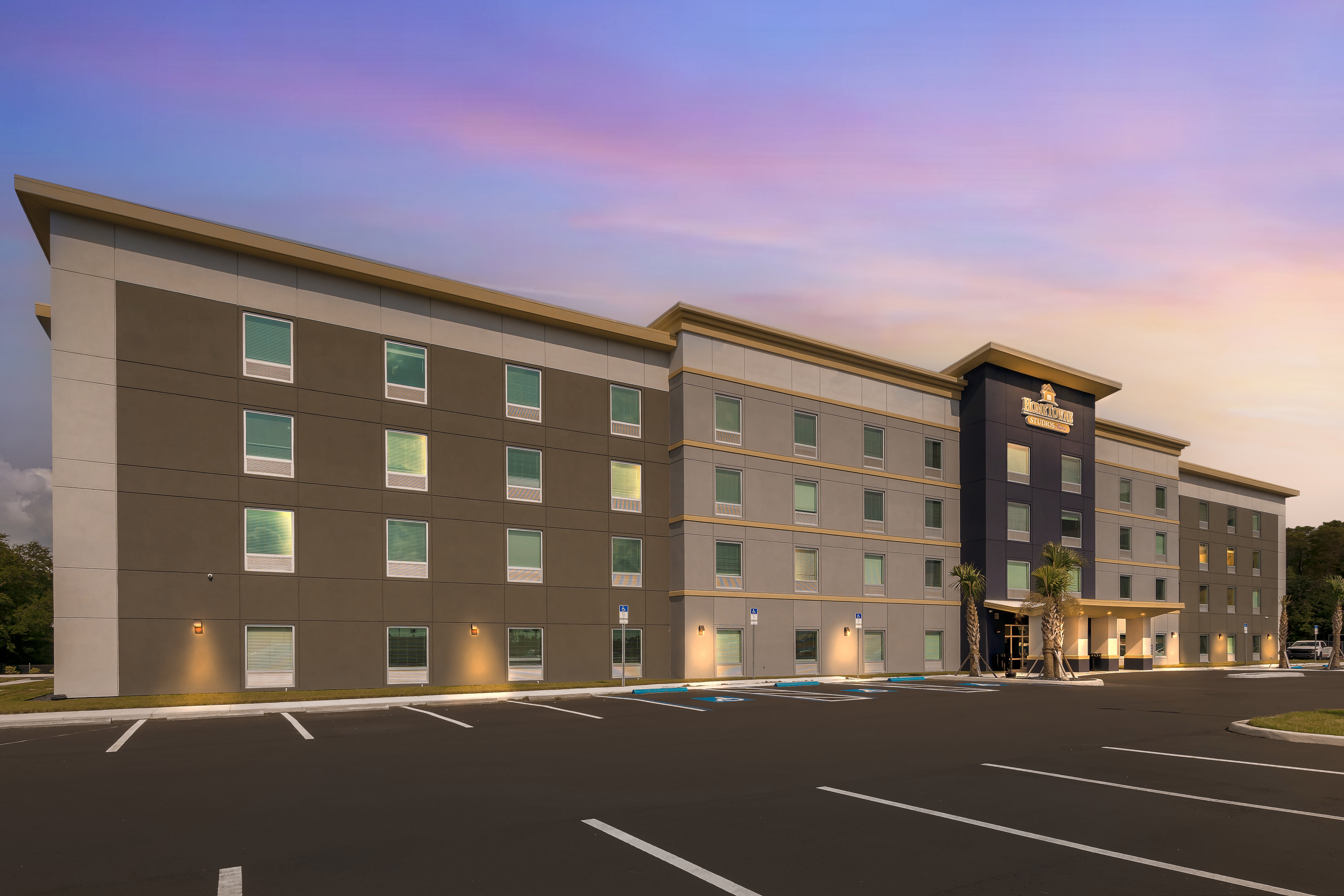 HomeTowne Studios by Red Roof Tampa - Airport 写真3