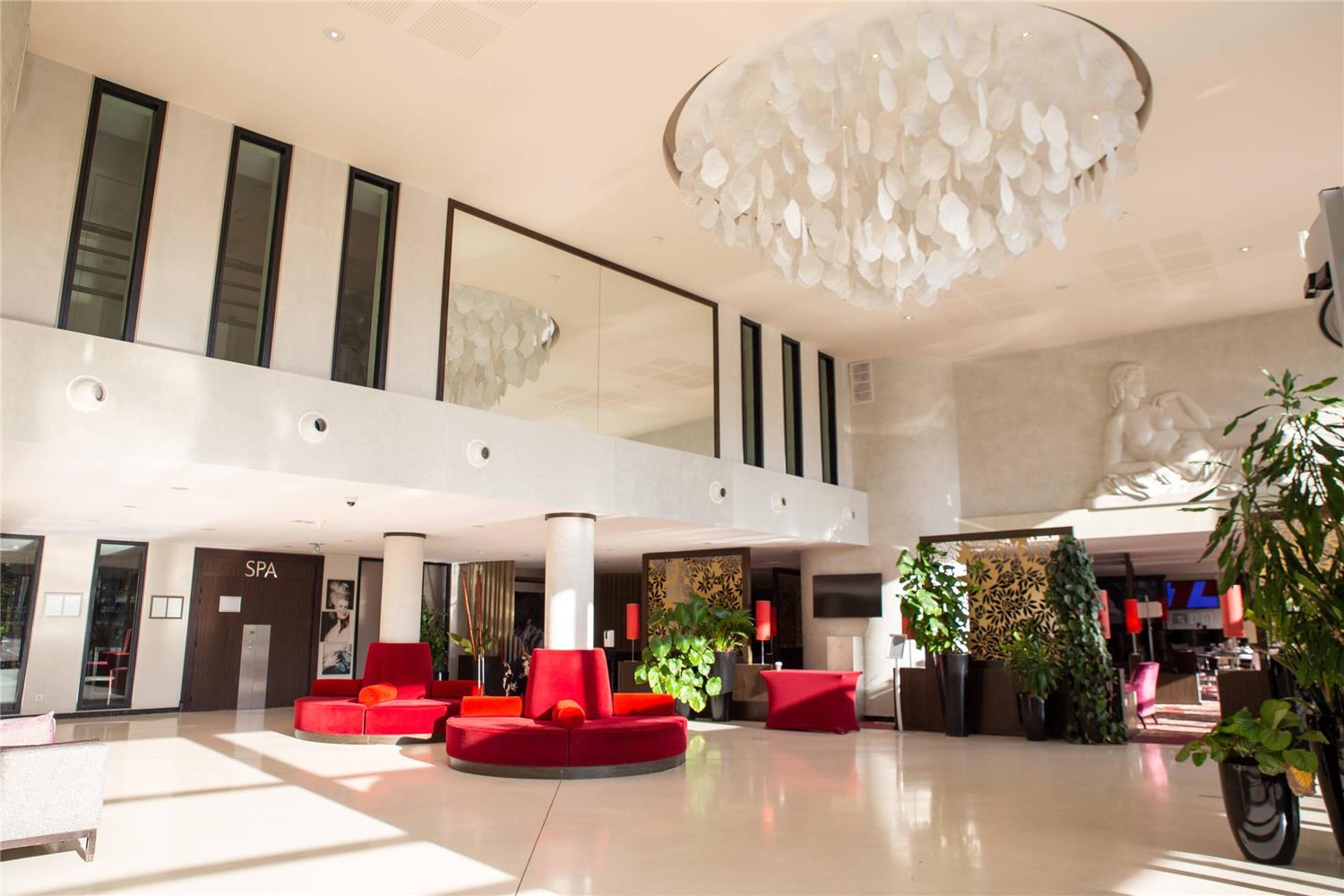 Clarion Paris CDG Airport 3/8