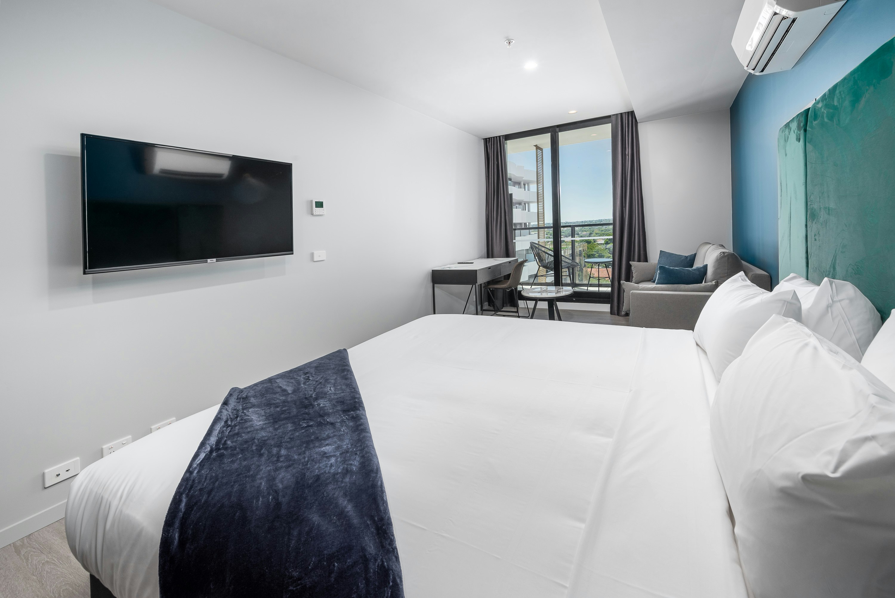 Oros Hotel and Apartments 6/30