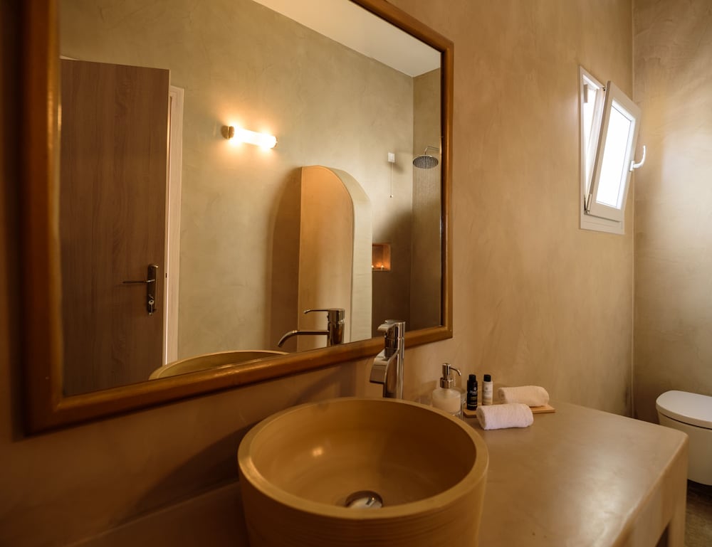 Aliter Suites 69/73