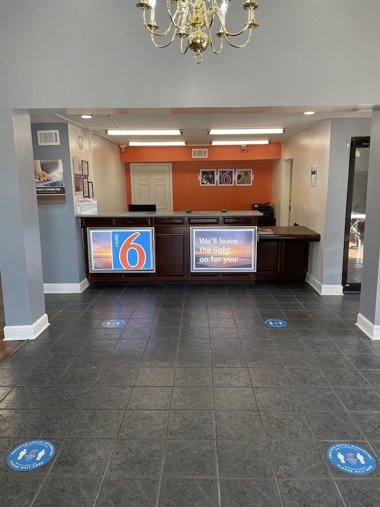 Lobby at Motel6 Pooler, GA - Savannah Airport, POOLER - GA