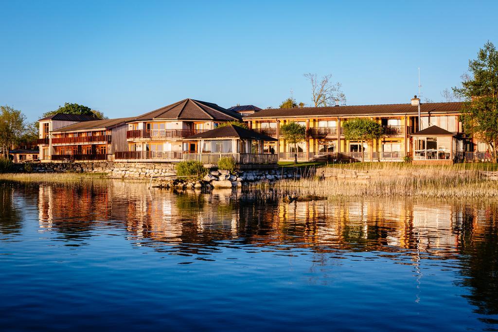 Wineport Lodge 25/26