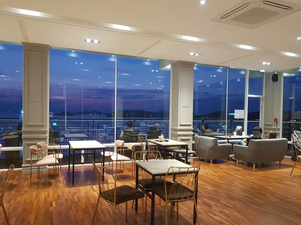 Hotel Hue Loft 32/50