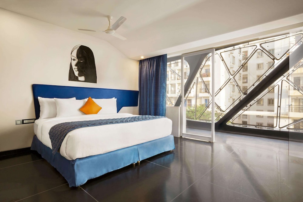 BUSINESS, EXECUTIVE, KING BED