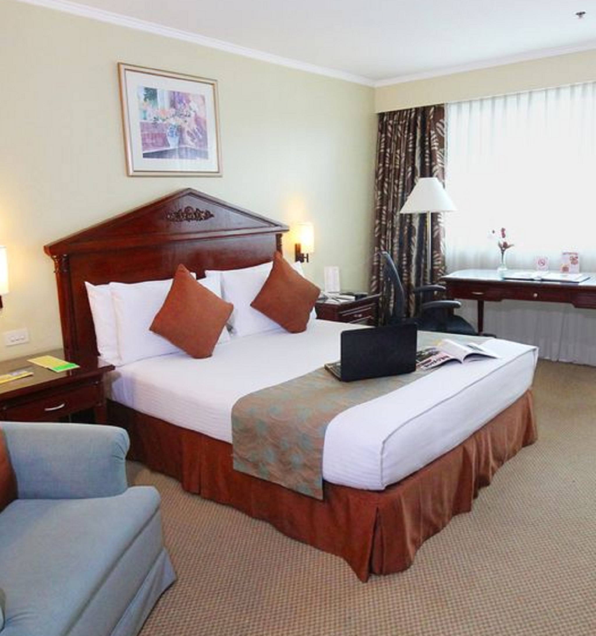 OXFORD SUITES MAKATI 11/41