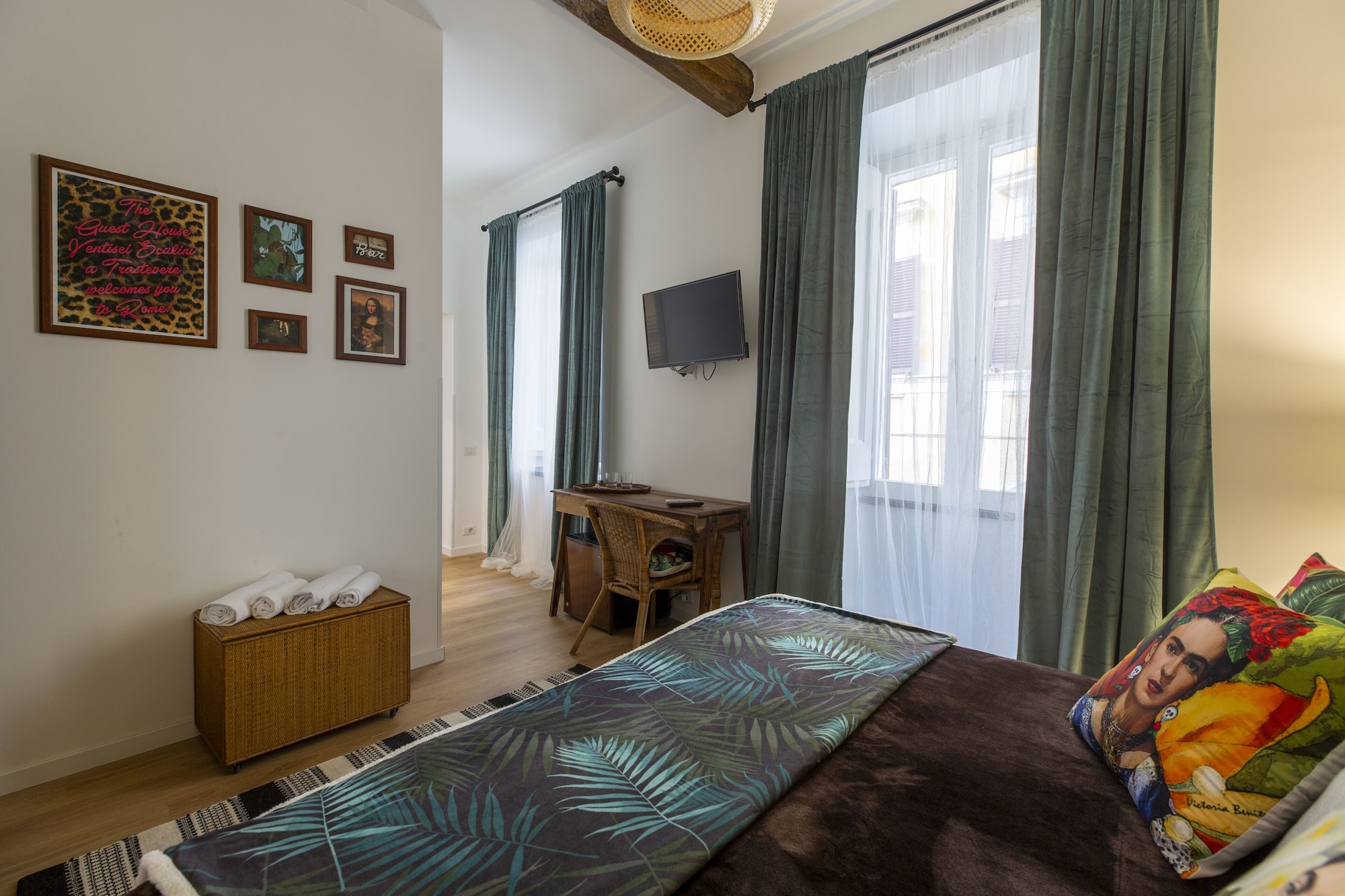 SUPERIOR, DOUBLE BED