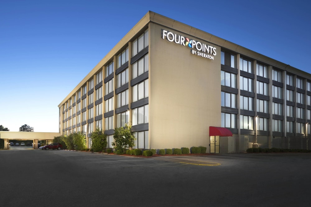 Four Points by Sheraton Kansas City Airport 1/36