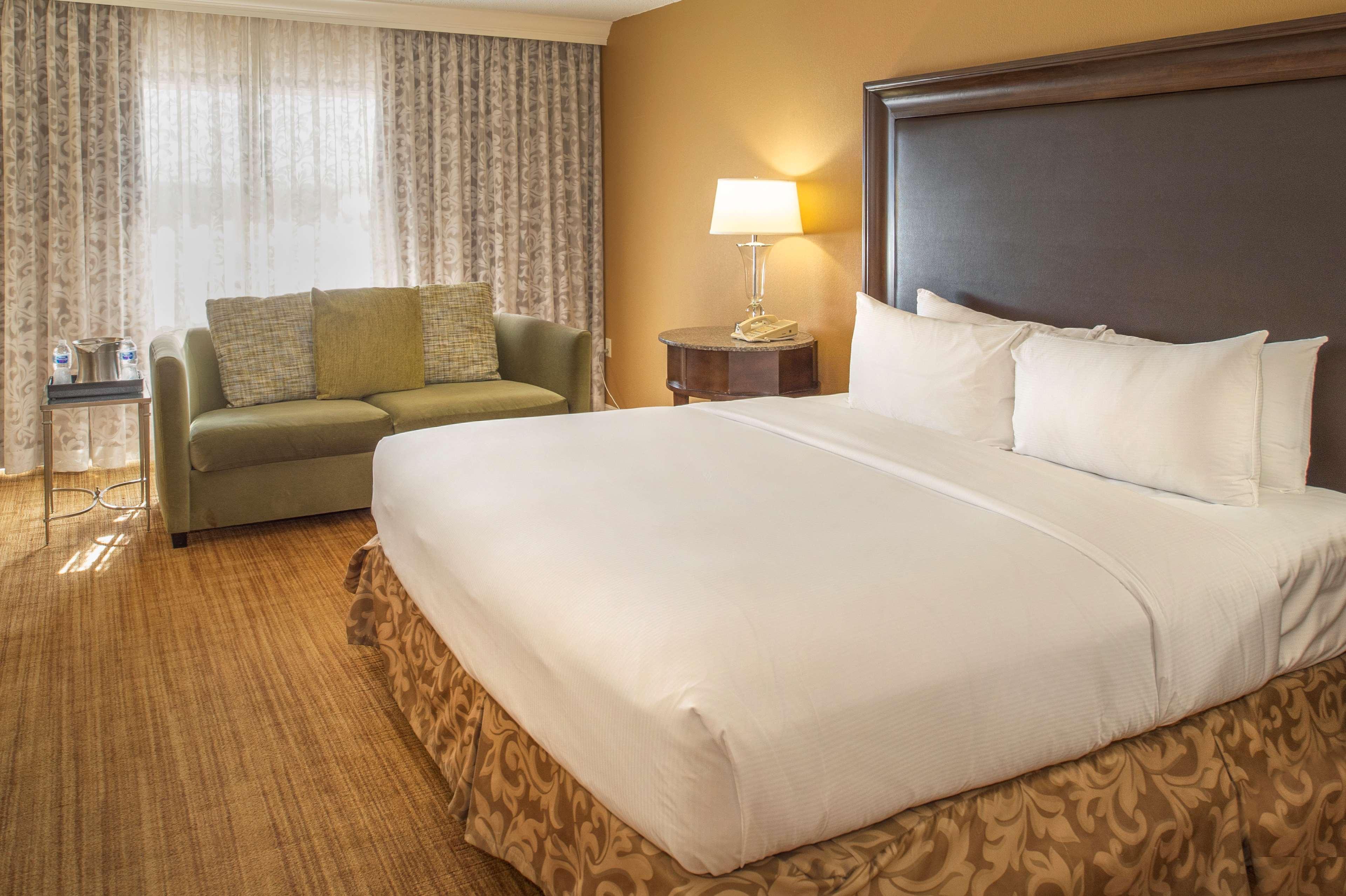 Deluxe, King Bed