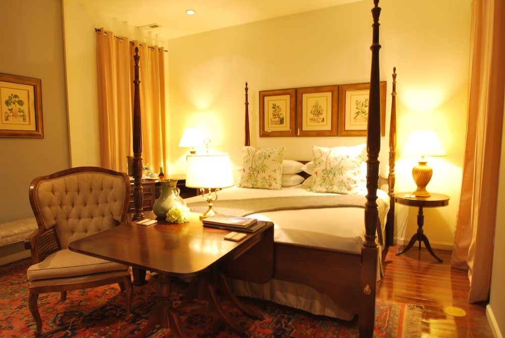 Grand Center Inn 28/37