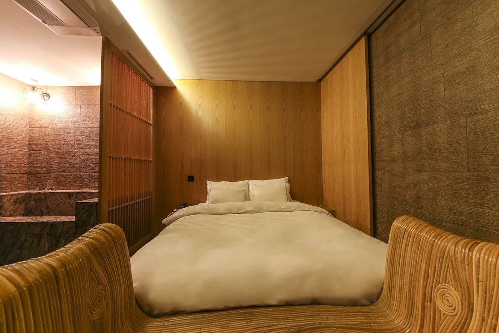Spa, Queen Bed