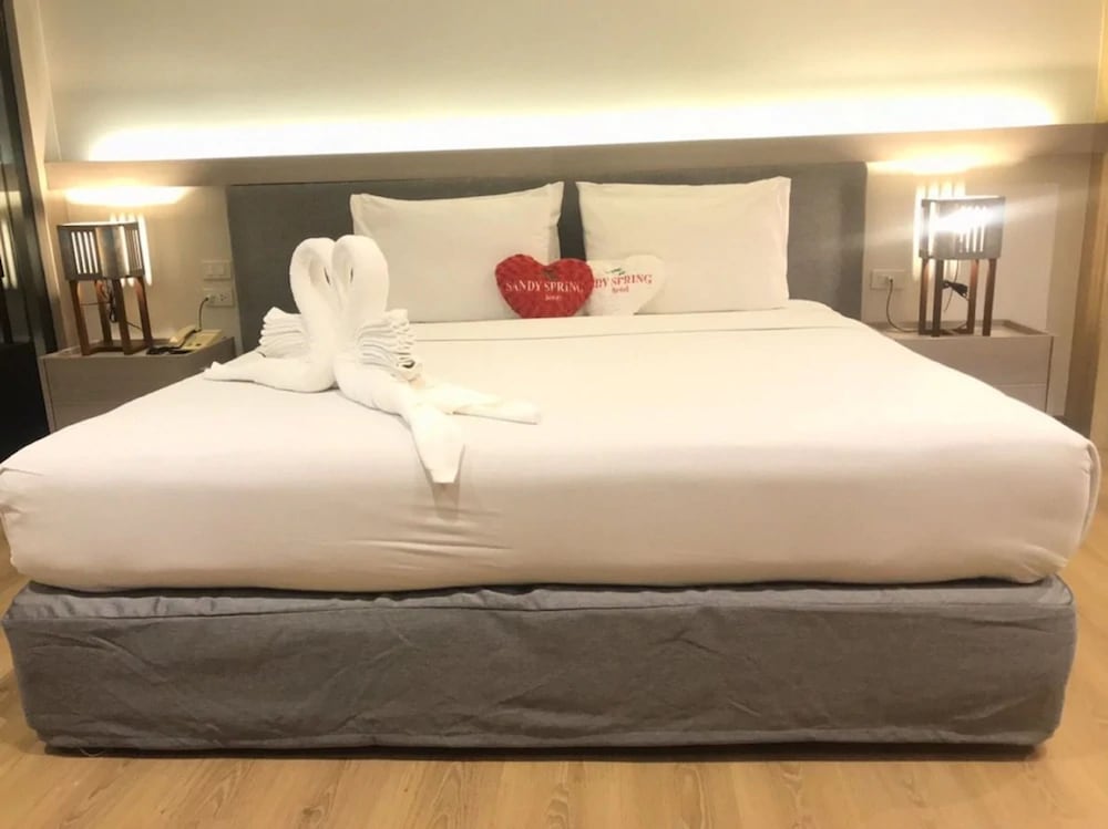 Sandy Spring Hotel 32/71