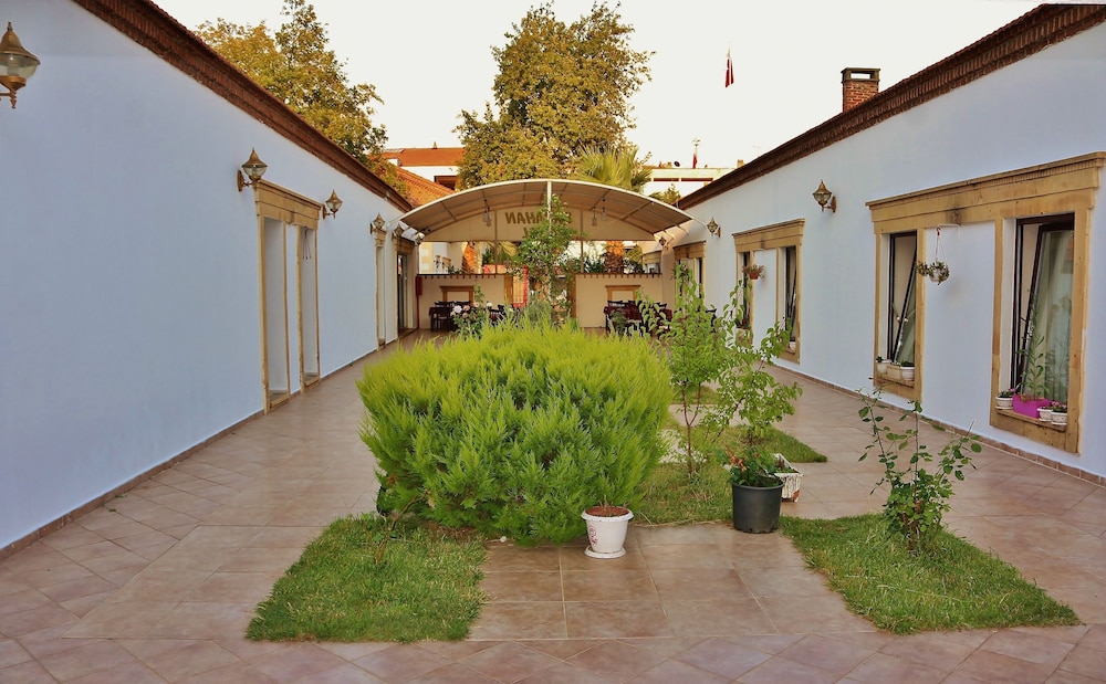 Bacahan Hotel 40/47