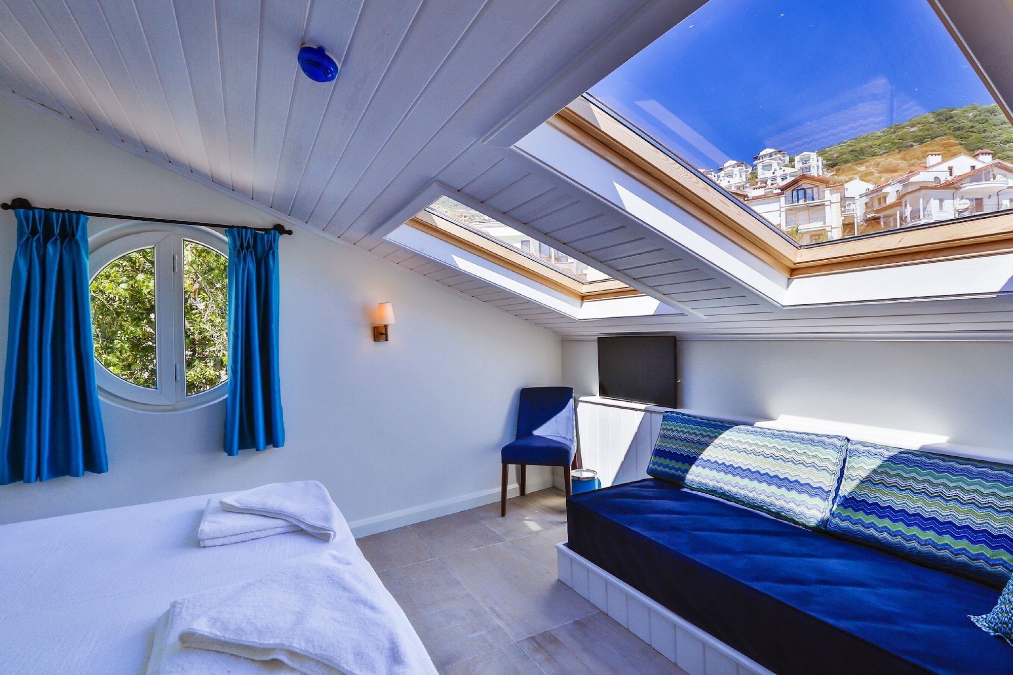 ROOF TOP, MOUNTAIN VIEW