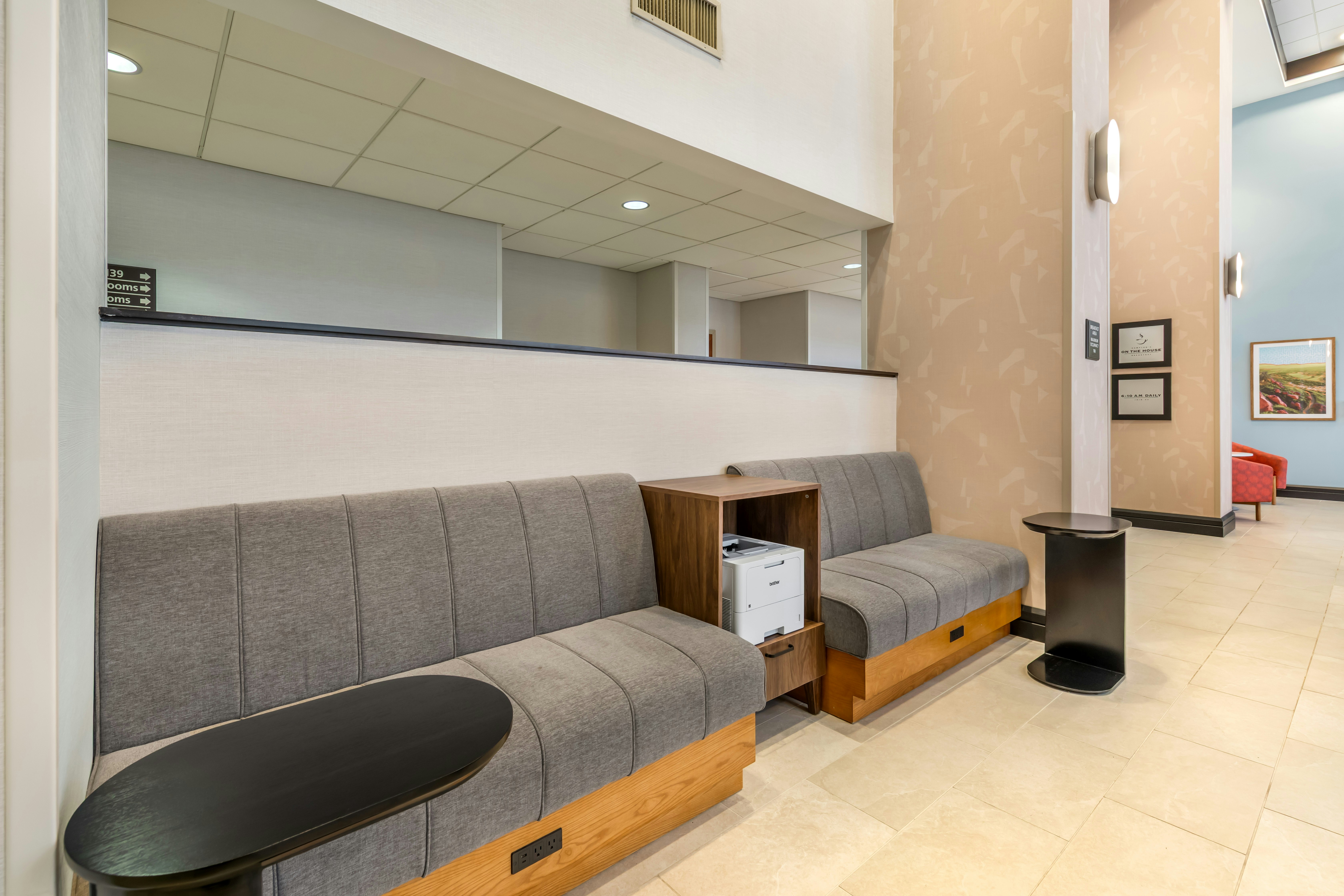 Hampton Inn And Suites Moreno Valley 34/63
