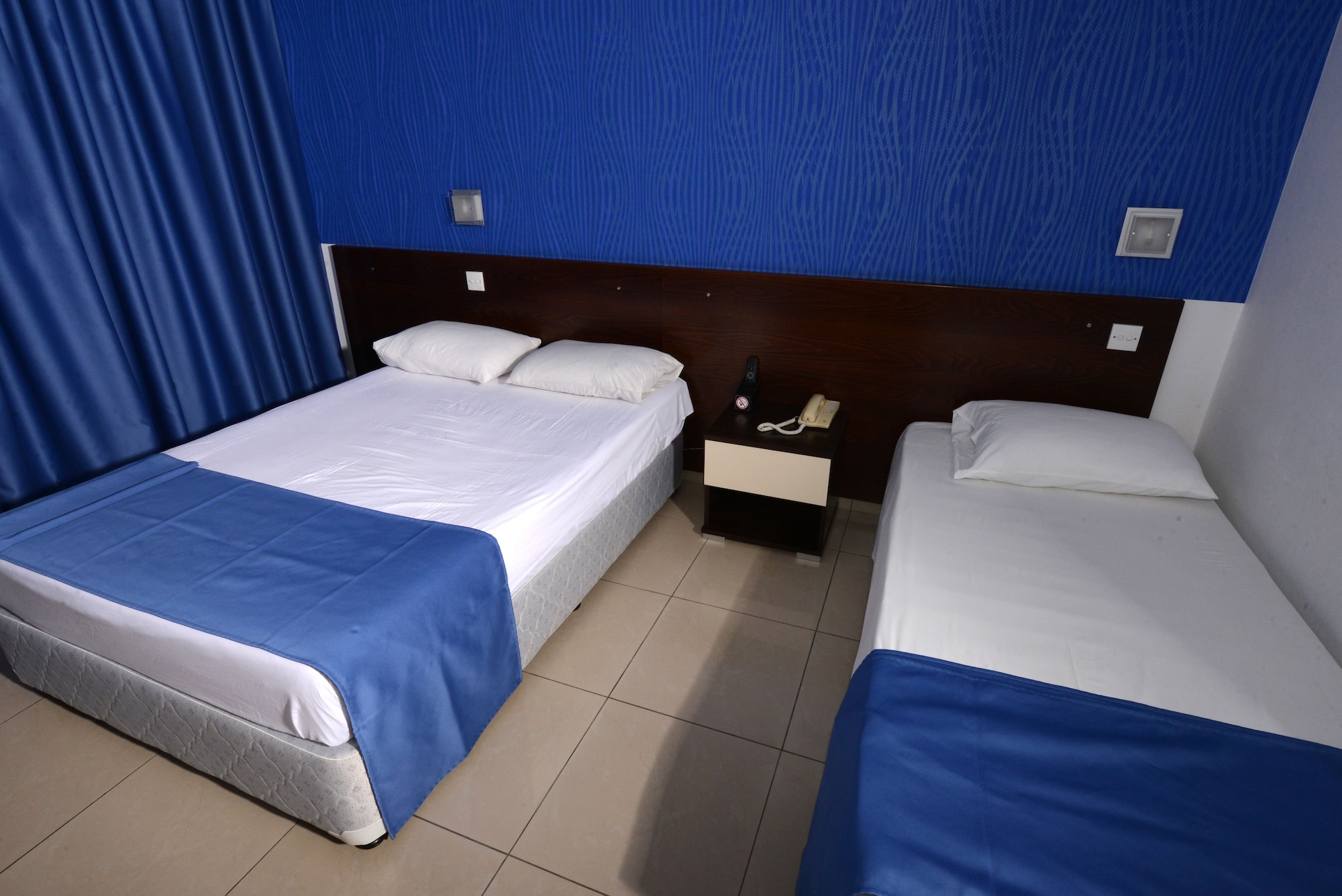 ROOM, QUADRUPLE, PARTIAL SEA VIEW