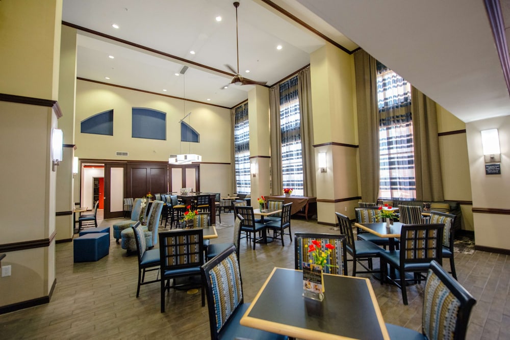 Hampton Inn and Suites Port Arthur, TX 34/47