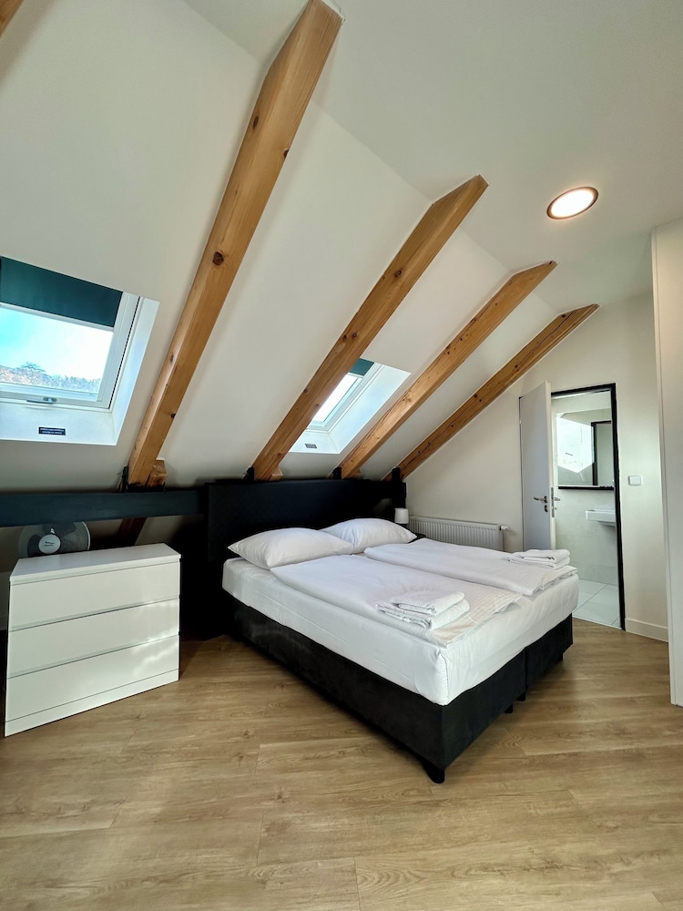 Figaro Suites 9/43