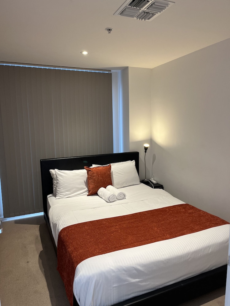Tasha's Apartments on Morphett 17/50