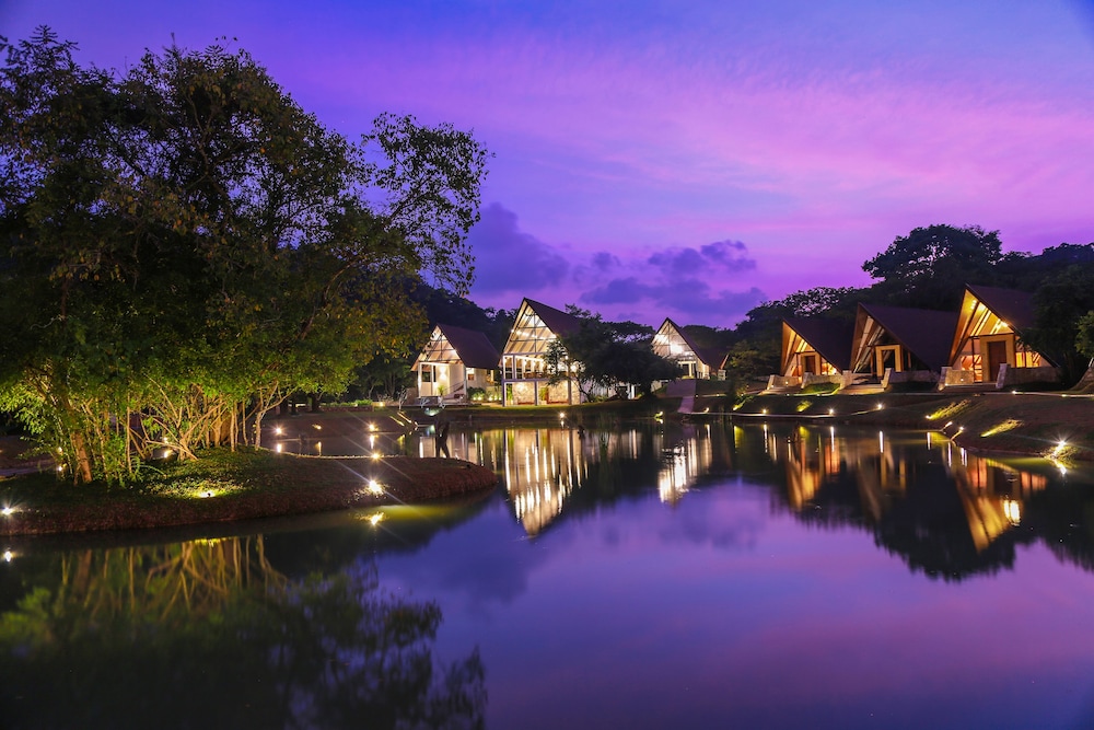 Liyya Water Villas 33/48