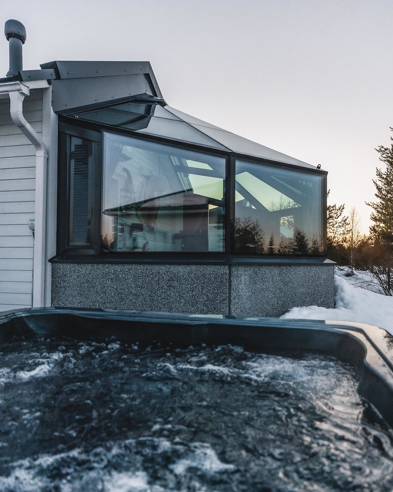 Santa's Igloos Arctic Circle 25/46