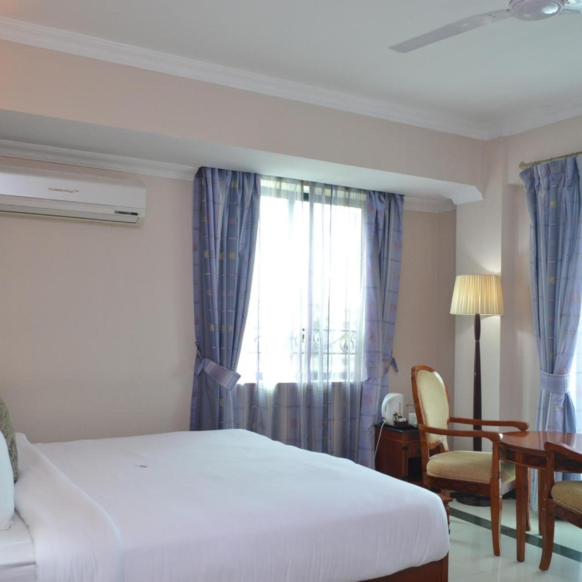 غرفة تنفيذية بسرير مزدوج، HOTEL NIKKO TOWER 3/10