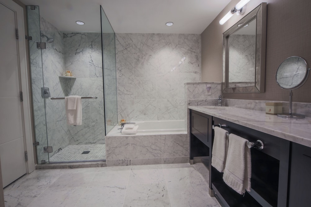 Presidential, Tower, Suite, King Bed, North Tower